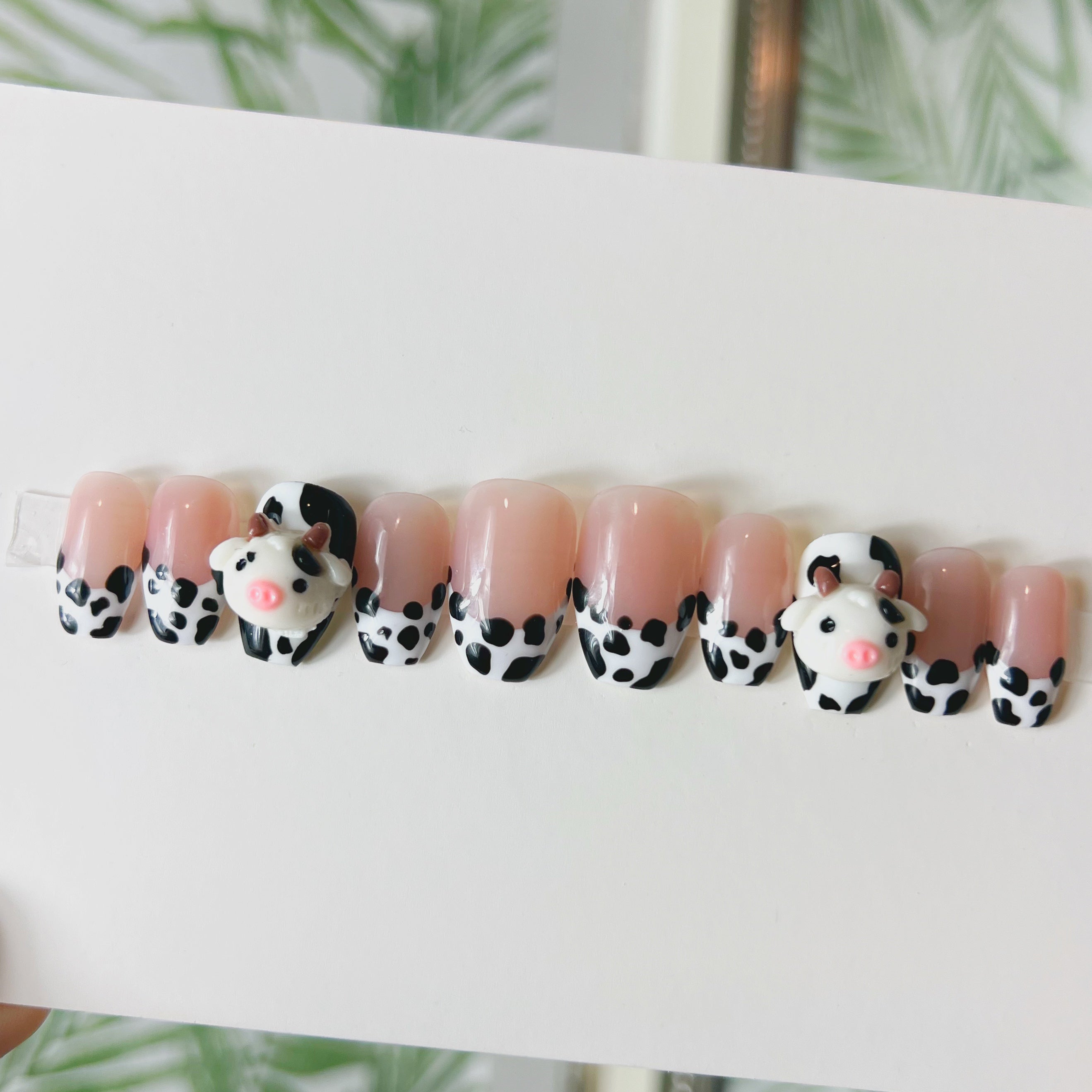 Cow Print Inspired Nail Art Is Instagram's Hottest Beauty TrendHelloGiggles